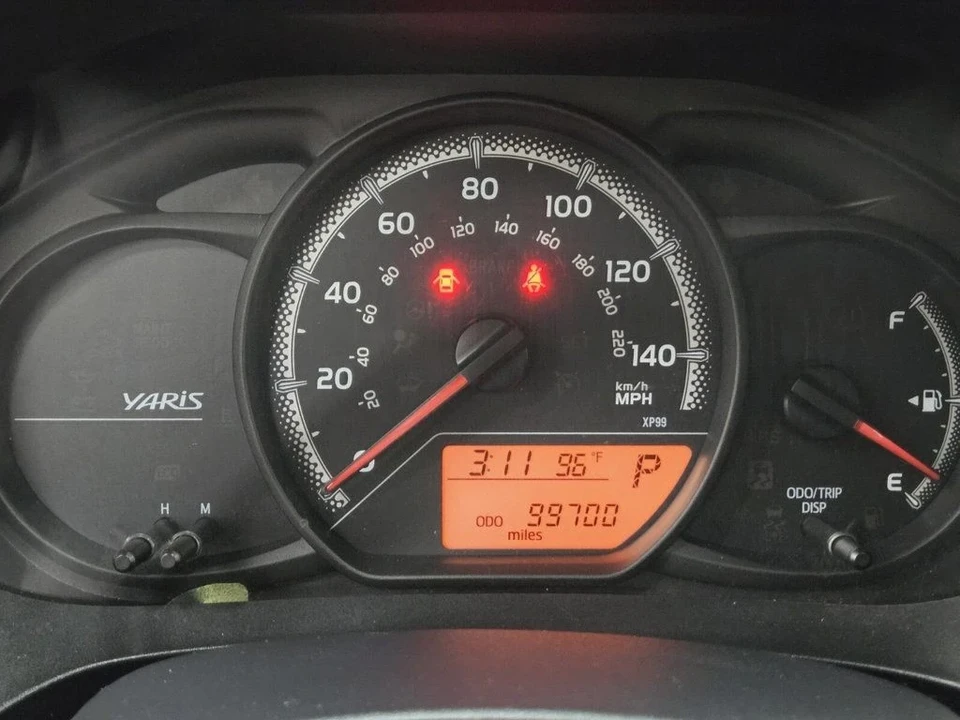 2015 Toyota Yaris - Image 14 of 19
