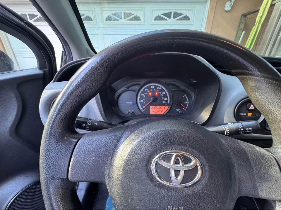 2015 Toyota Yaris - Image 5 of 8