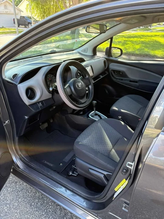 2015 Toyota Yaris - Image 5 of 11