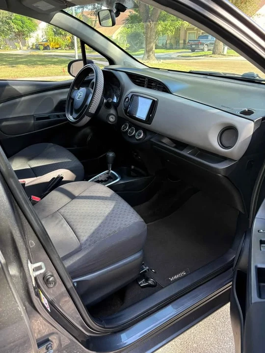 2015 Toyota Yaris - Image 8 of 11