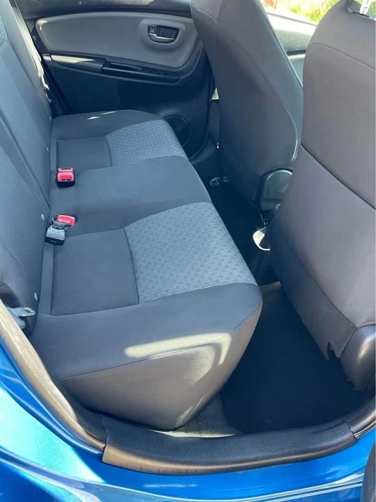 2015 Toyota Yaris - Image 10 of 12