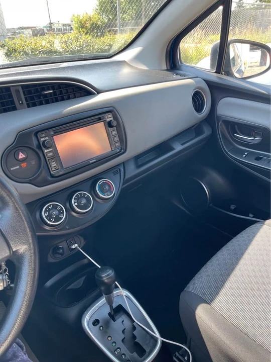 2015 Toyota Yaris - Image 4 of 12
