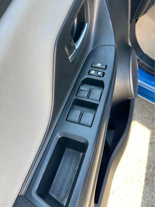 2015 Toyota Yaris - Image 9 of 12