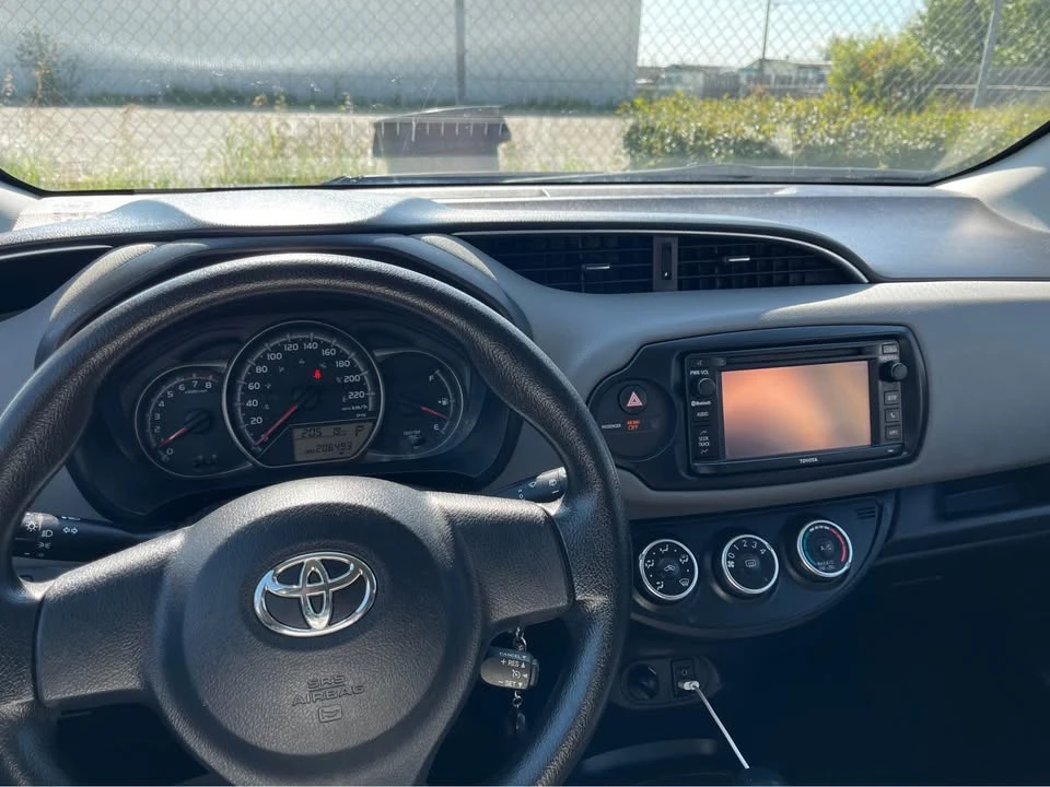 2015 Toyota Yaris - Image 5 of 12