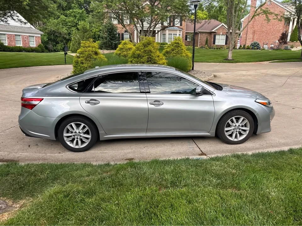 2015 Toyota Avalon 4th Gen - Image 3 of 10