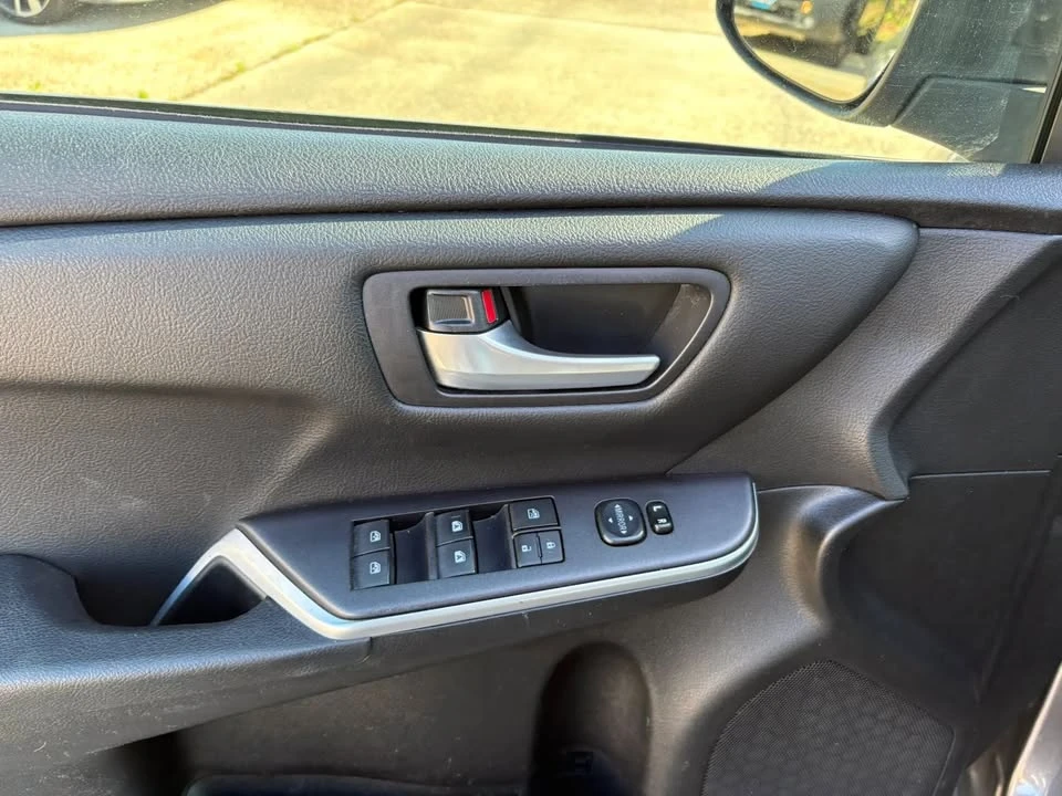 2015 Toyota Camry 7th Gen - Image 15 of 19