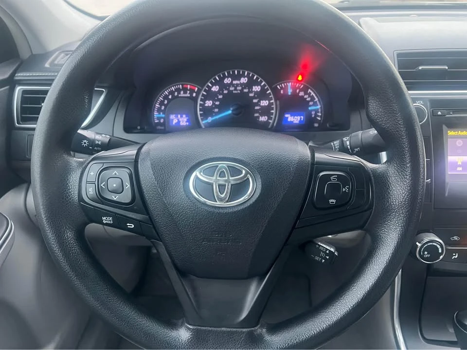 2015 Toyota Camry 7th Gen - Image 2 of 13