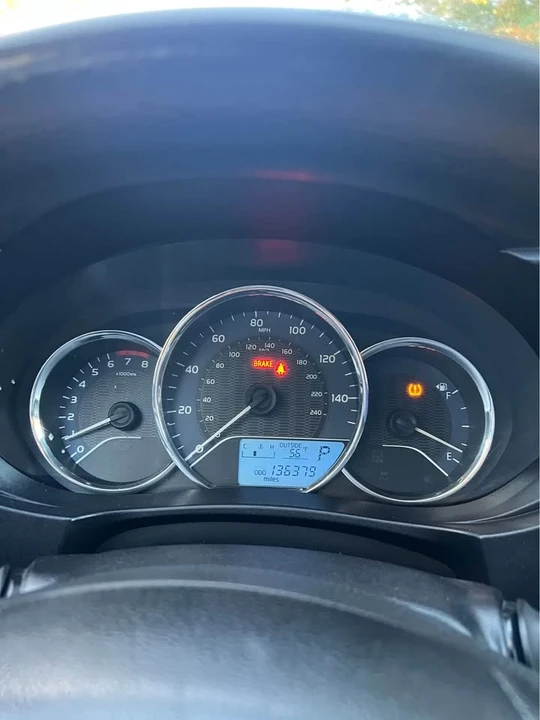 2015 Toyota Corolla 11th Gen - Image 13 of 19