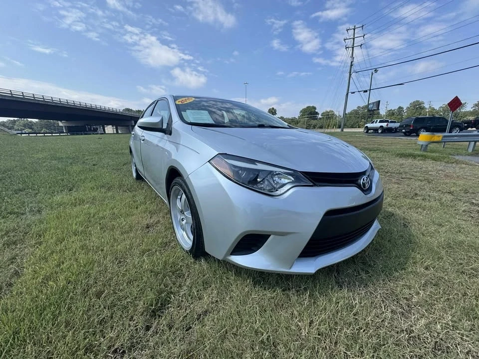 2015 Toyota Corolla 11th Gen - Image 3 of 11