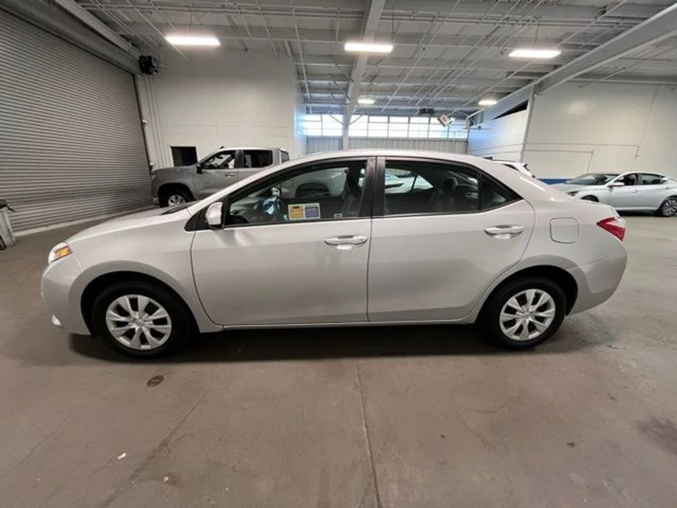 2015 Toyota Corolla 11th Gen - Image 5 of 20