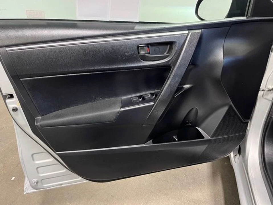 2015 Toyota Corolla 11th Gen - Image 19 of 20