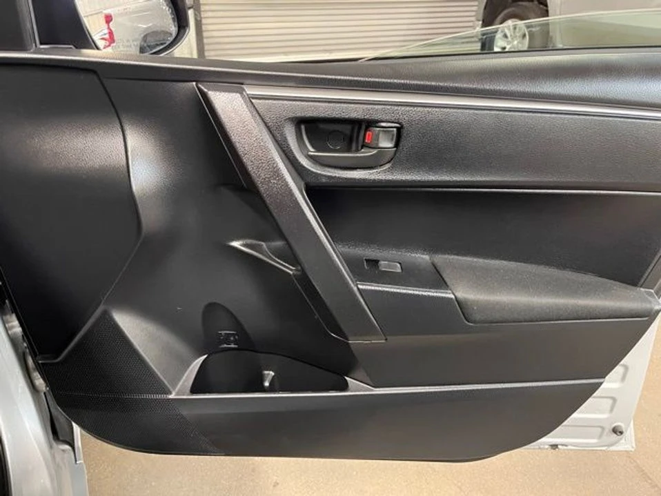 2015 Toyota Corolla 11th Gen - Image 10 of 20