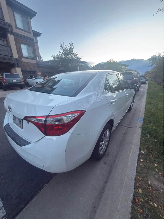 2015 Toyota Corolla 11th Gen - Image 4 of 9