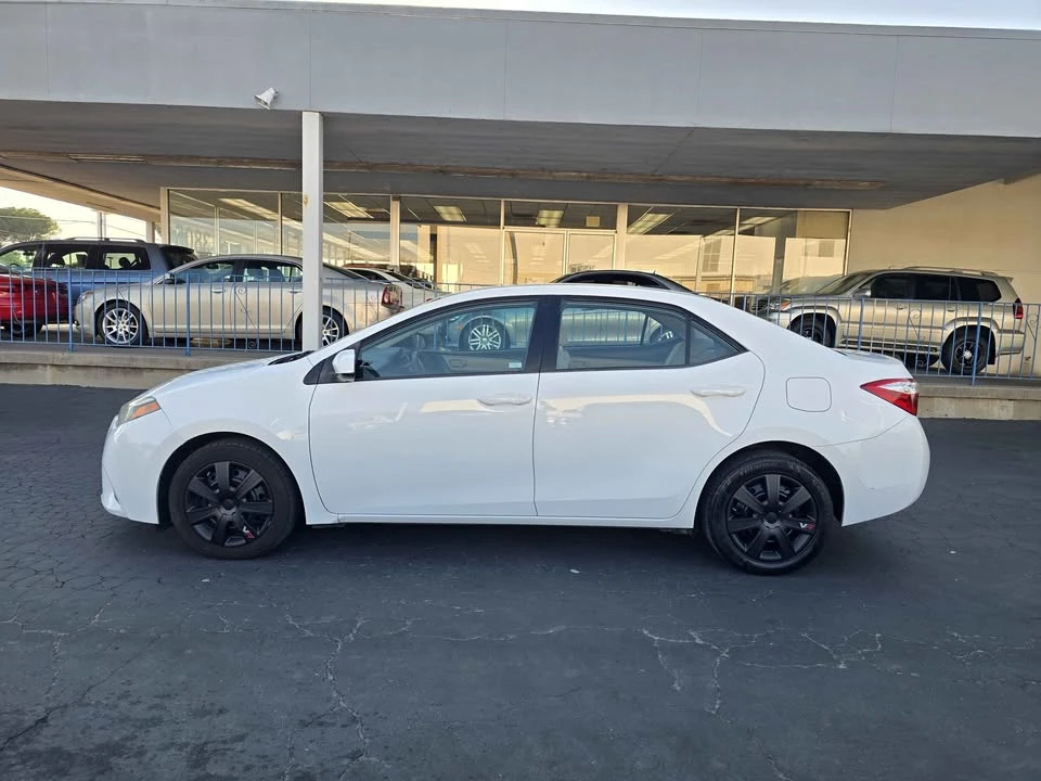 2015 Toyota Corolla 11th Gen - Image 3 of 16