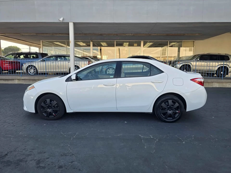 2015 Toyota Corolla 11th Gen - Image 4 of 16