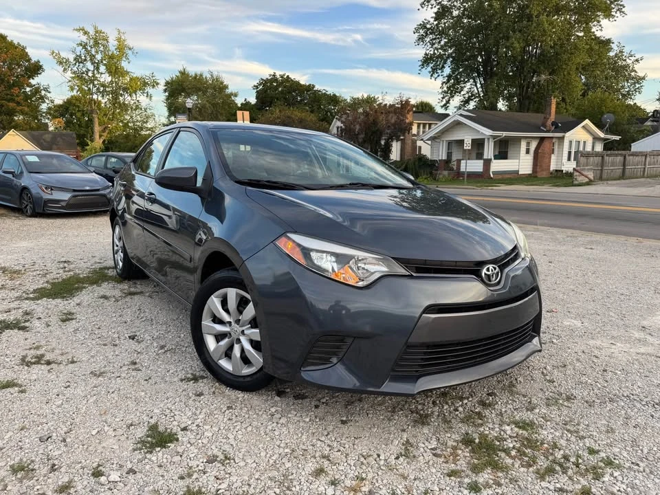 2015 Toyota Corolla 11th Gen - Image 2 of 18