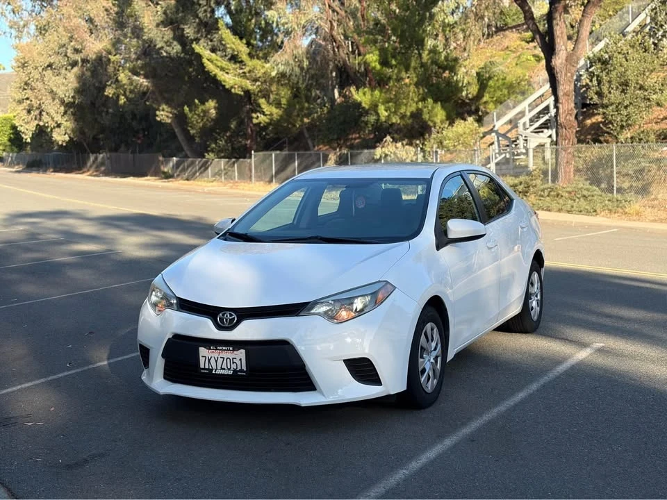 2015 Toyota Corolla 11th Gen - Image 2 of 10