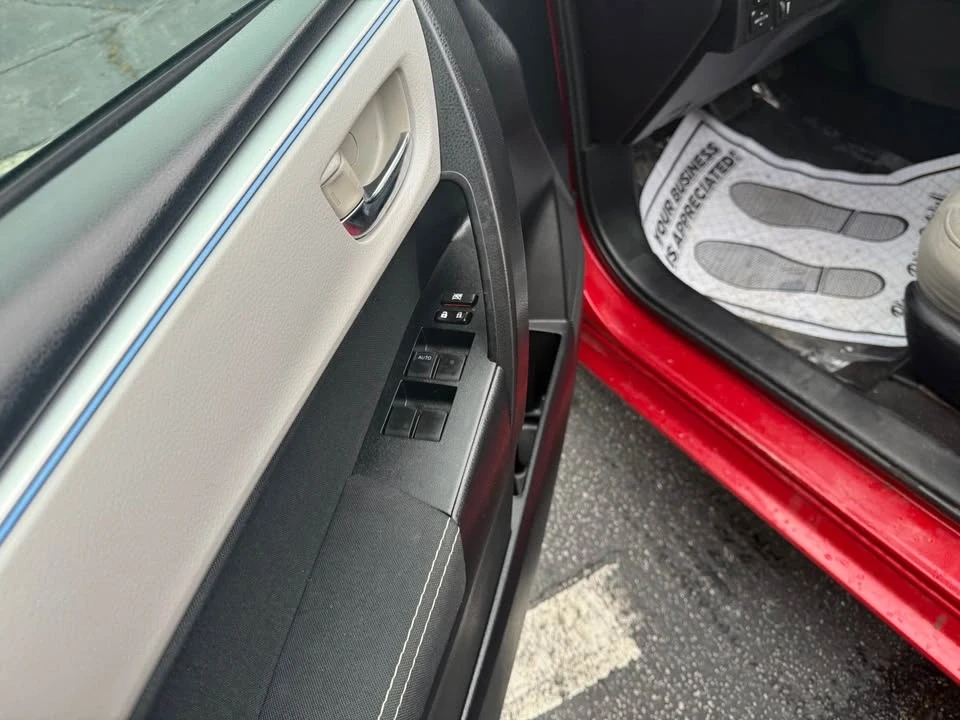 2015 Toyota Corolla 11th Gen - Image 11 of 19