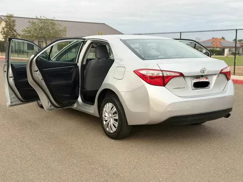 2015 Toyota Corolla 11th Gen - Image 4 of 16