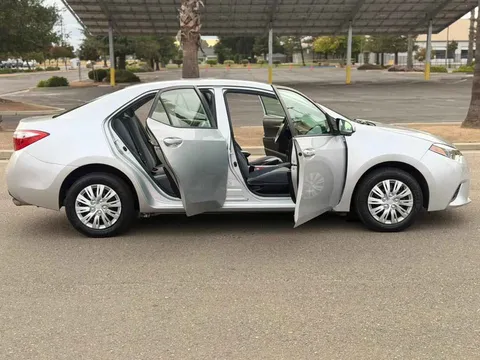 2015 Toyota Corolla 11th Gen - Image 3 of 16