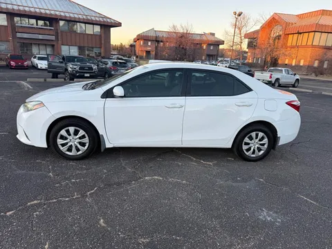 2015 Toyota Corolla 11th Gen - Image 4 of 15