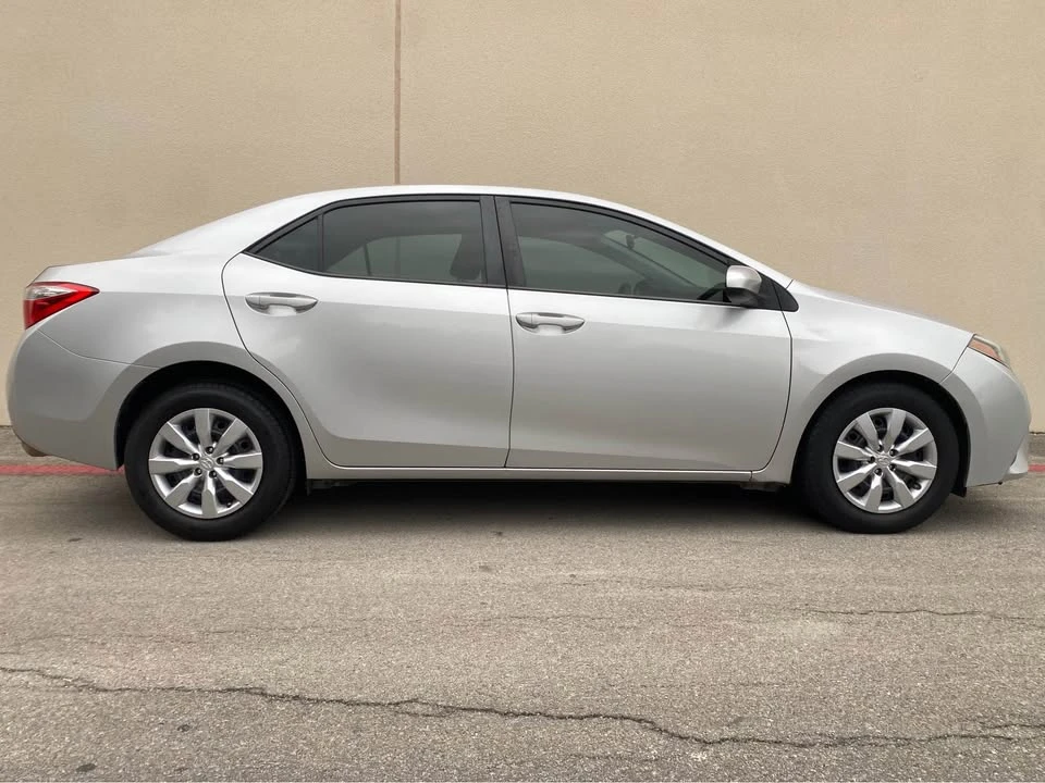 2015 Toyota Corolla 11th Gen - Image 2 of 11