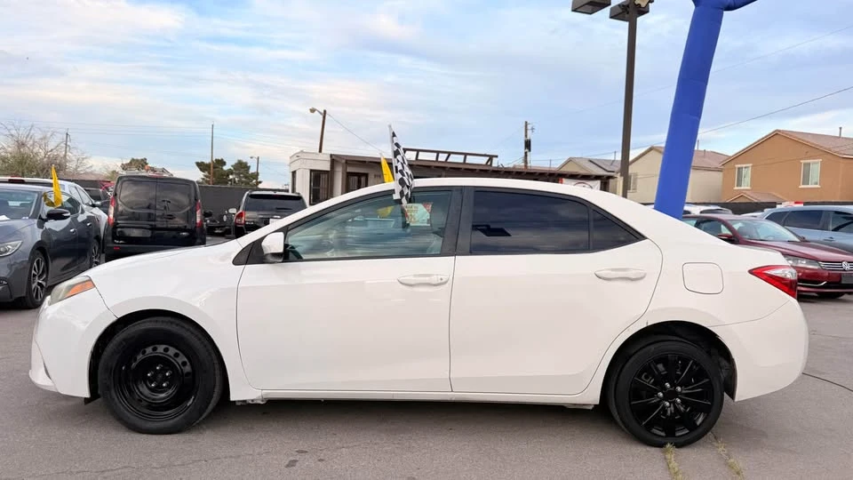 2015 Toyota Corolla 11th Gen - Image 4 of 20