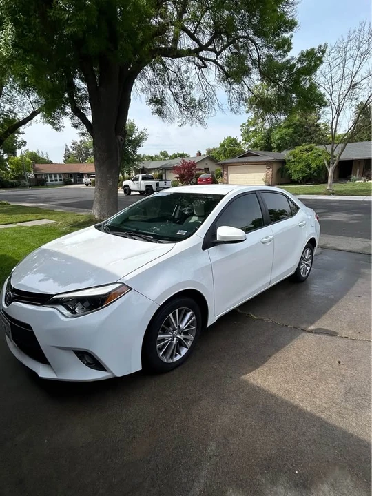 2015 Toyota Corolla 11th Gen - Image 2 of 10
