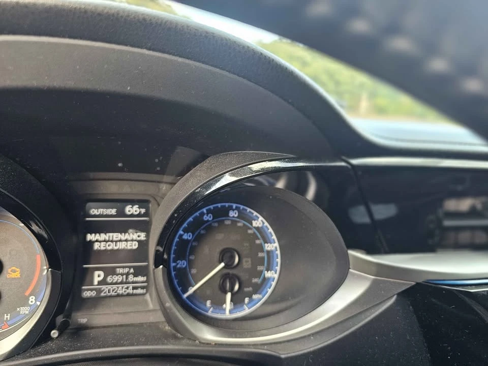 2015 Toyota Corolla 11th Gen - Image 12 of 13