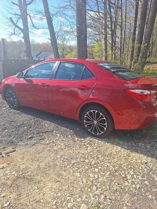 2015 Toyota Corolla 11th Gen - Image 9 of 17