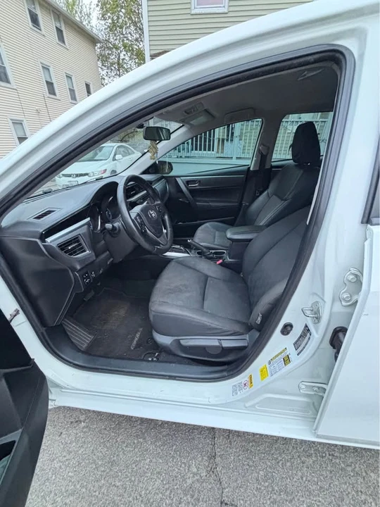 2015 Toyota Corolla 11th Gen - Image 8 of 12