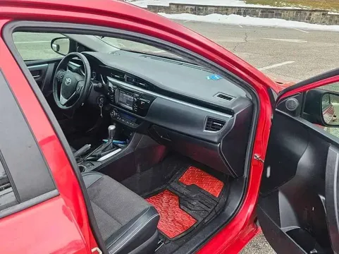2015 Toyota Corolla 11th Gen - Image 3 of 7