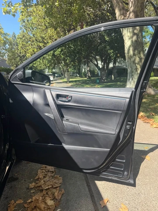2015 Toyota Corolla 11th Gen - Image 13 of 14