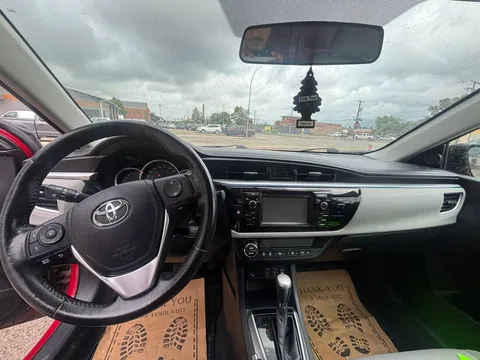 2015 Toyota Corolla 11th Gen - Image 4 of 13