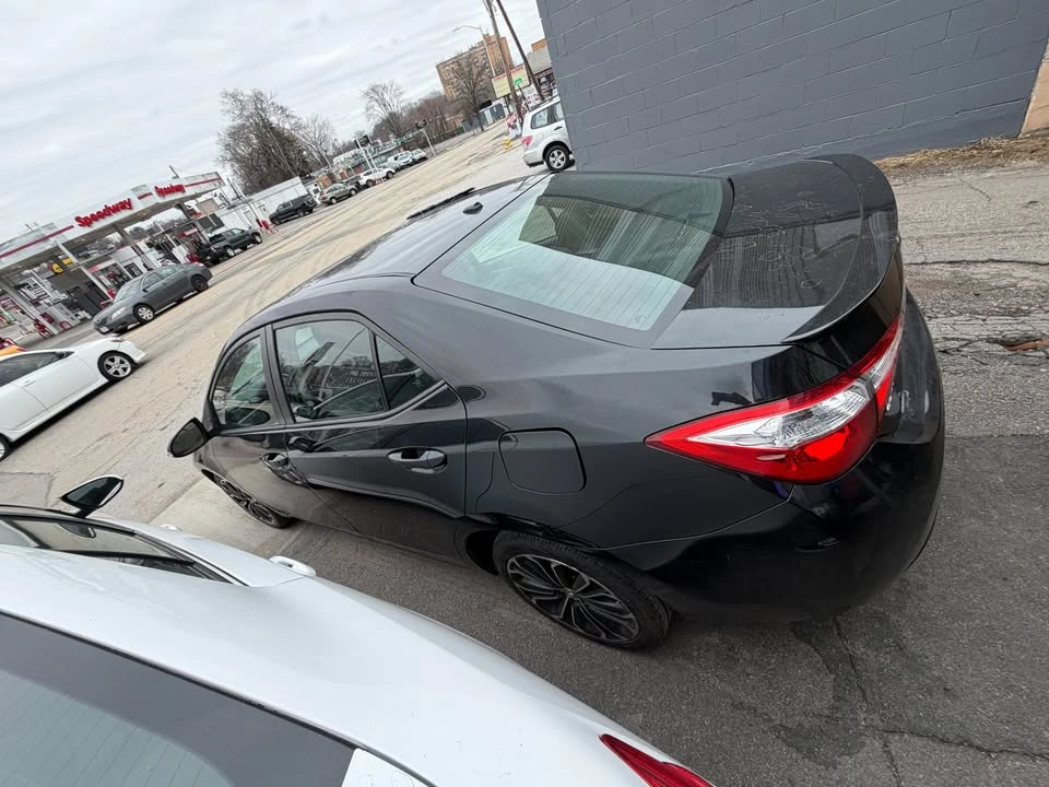 2015 Toyota Corolla 11th Gen - Image 11 of 15