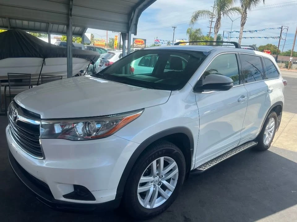 2015 Toyota Highlander - Image 2 of 6