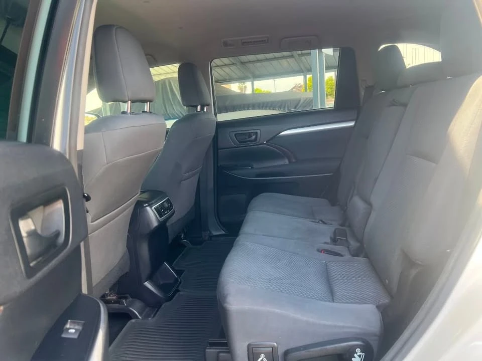 2015 Toyota Highlander - Image 4 of 6