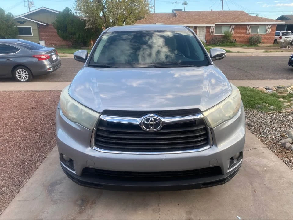 2015 Toyota Highlander - Image 2 of 12