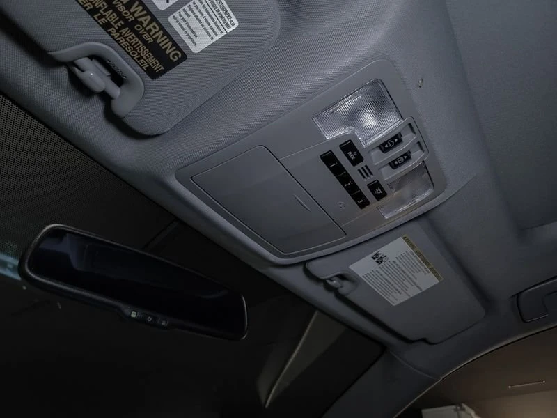 2015 Toyota Highlander - Image 16 of 20