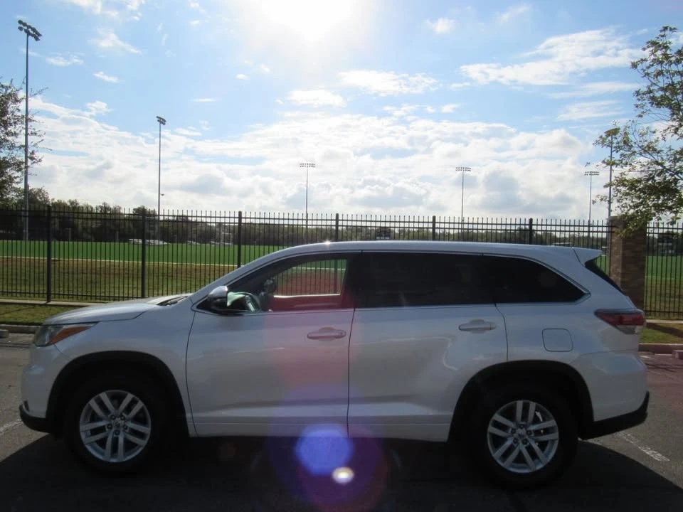 2015 Toyota Highlander - Image 8 of 19