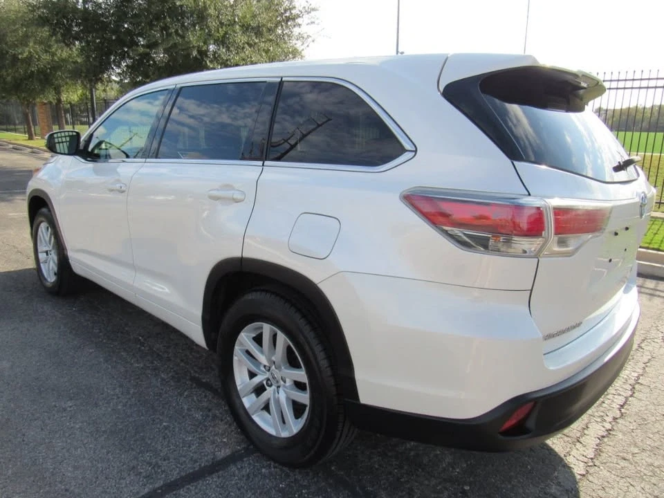 2015 Toyota Highlander - Image 7 of 19