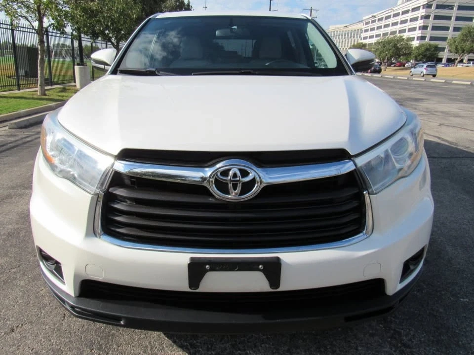 2015 Toyota Highlander - Image 2 of 19