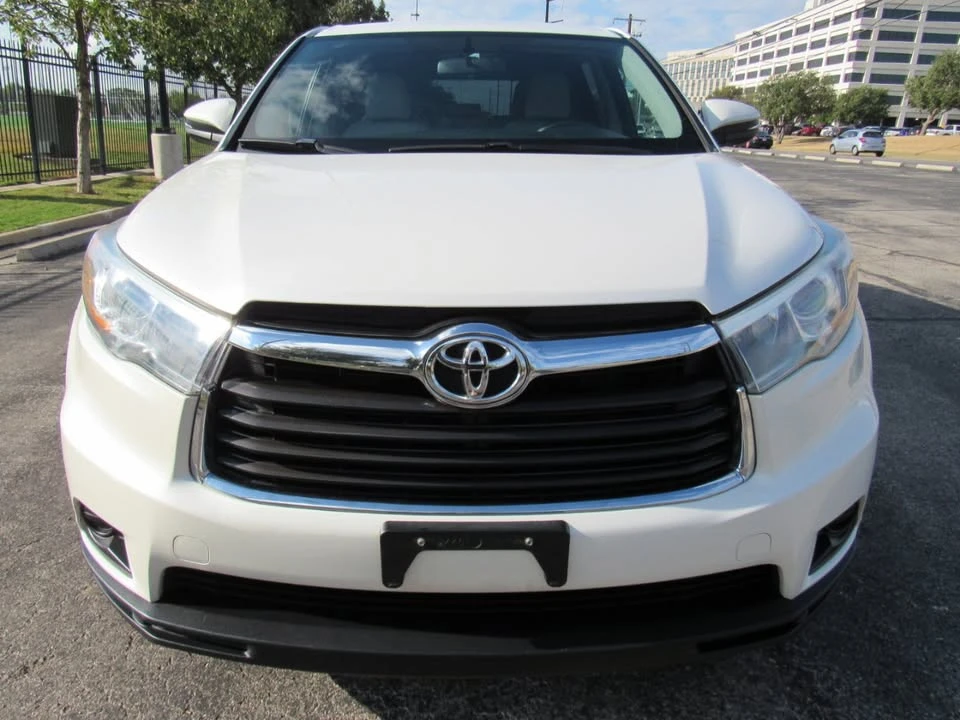 2015 Toyota Highlander - Image 2 of 19