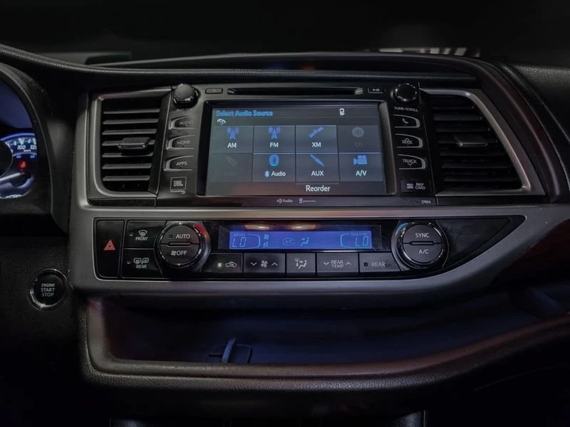 2015 Toyota Highlander - Image 15 of 20