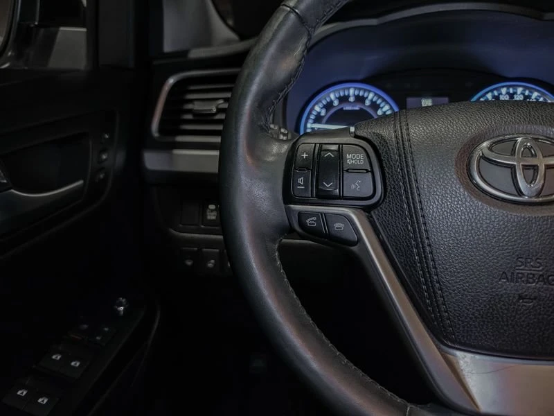 2015 Toyota Highlander - Image 13 of 20