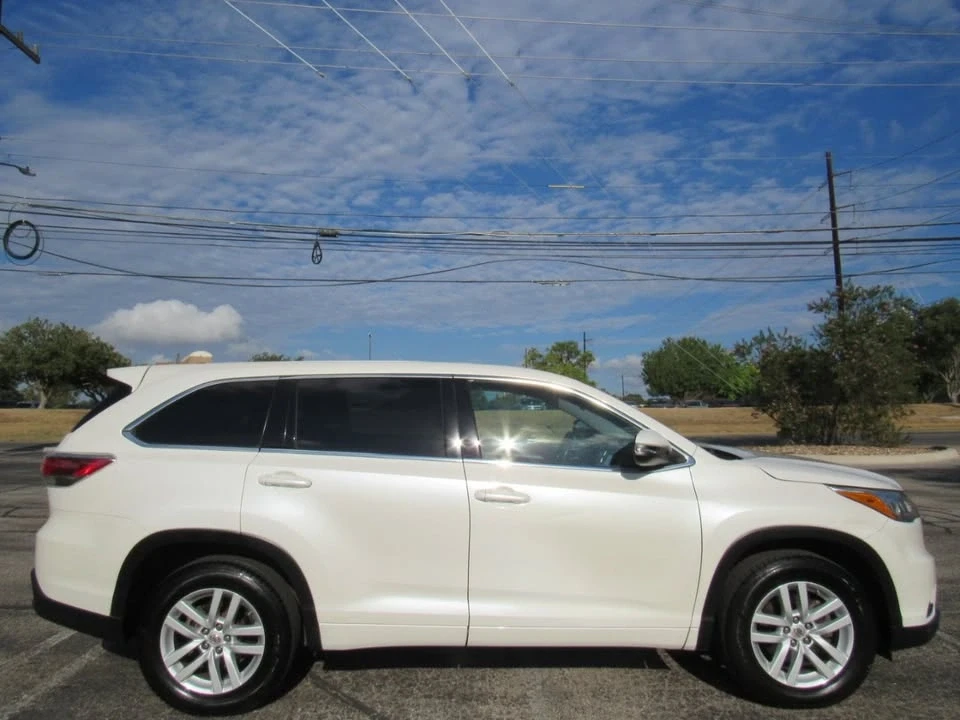 2015 Toyota Highlander - Image 4 of 19