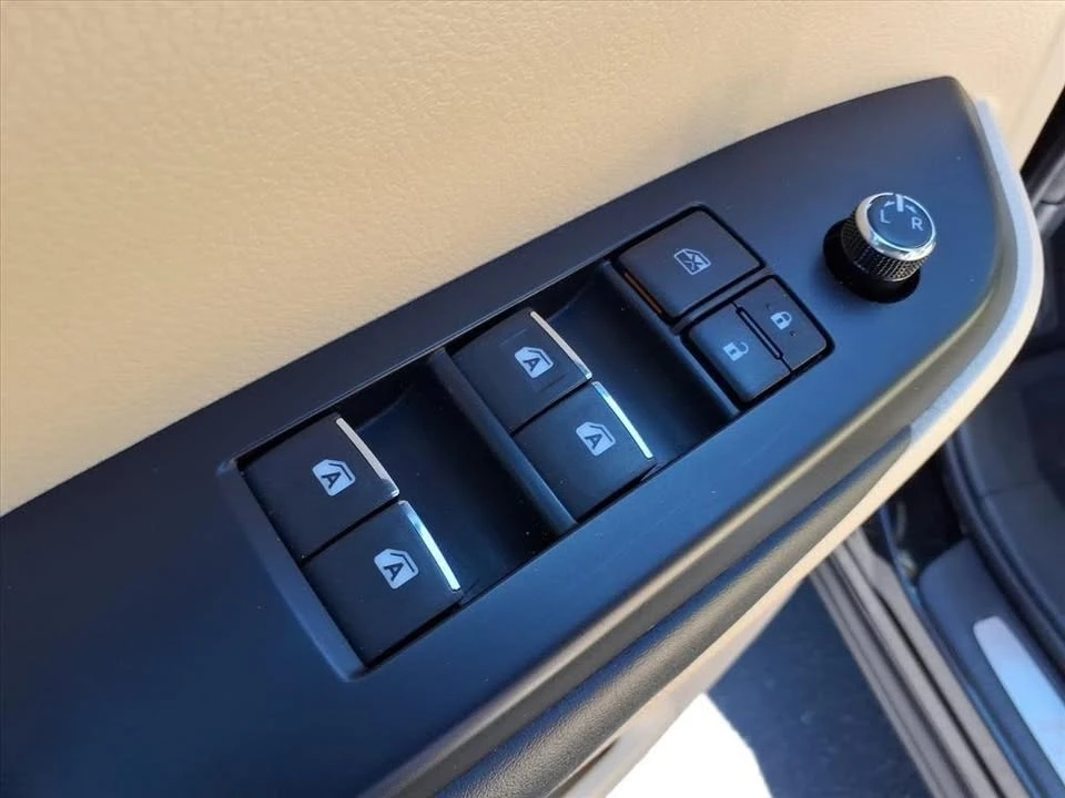 2015 Toyota Highlander - Image 16 of 16