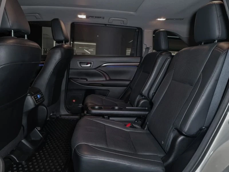 2015 Toyota Highlander - Image 18 of 20