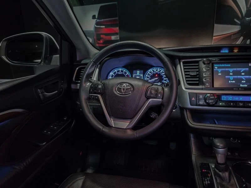 2015 Toyota Highlander - Image 10 of 20