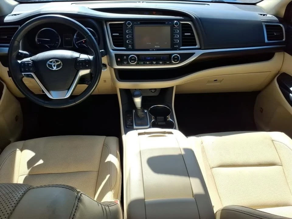 2015 Toyota Highlander - Image 15 of 16